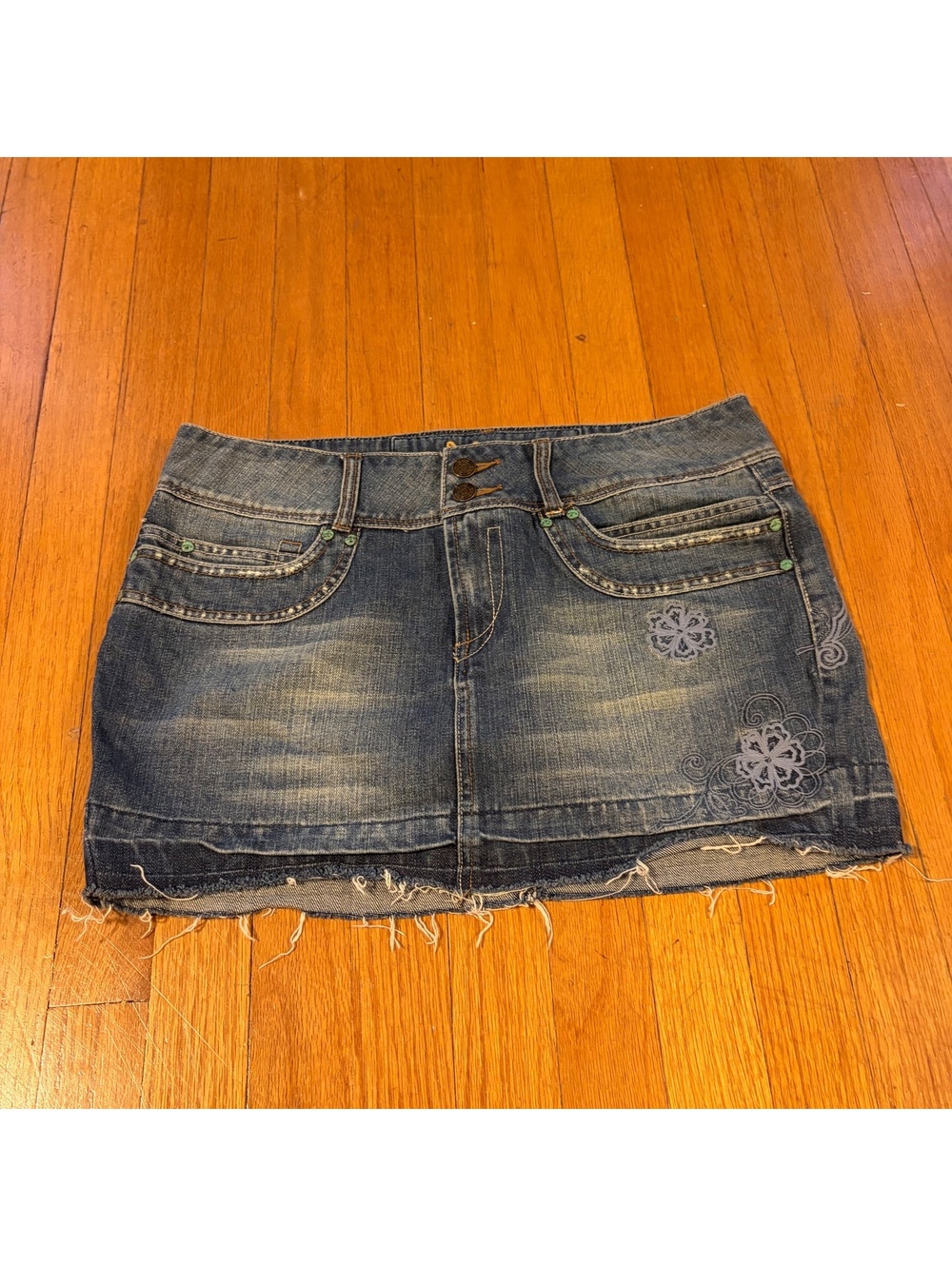Vintage Y2K whimsical floral print low rise denim skirt